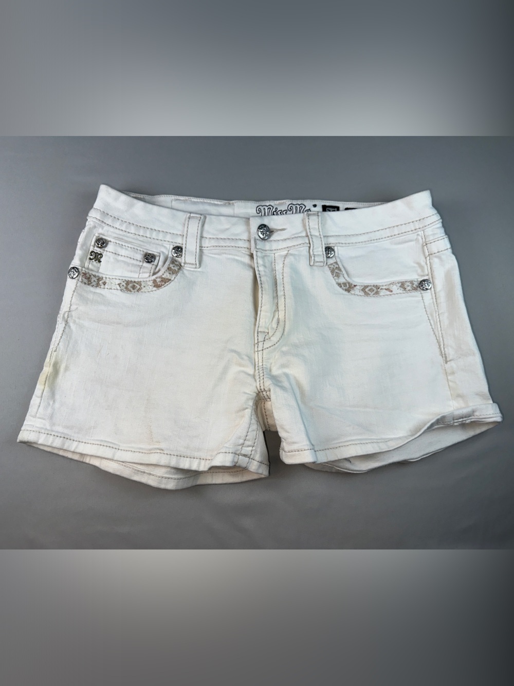 Miss Me Shorts Mid Rise Easy White Embellished Denim Jean Size 30